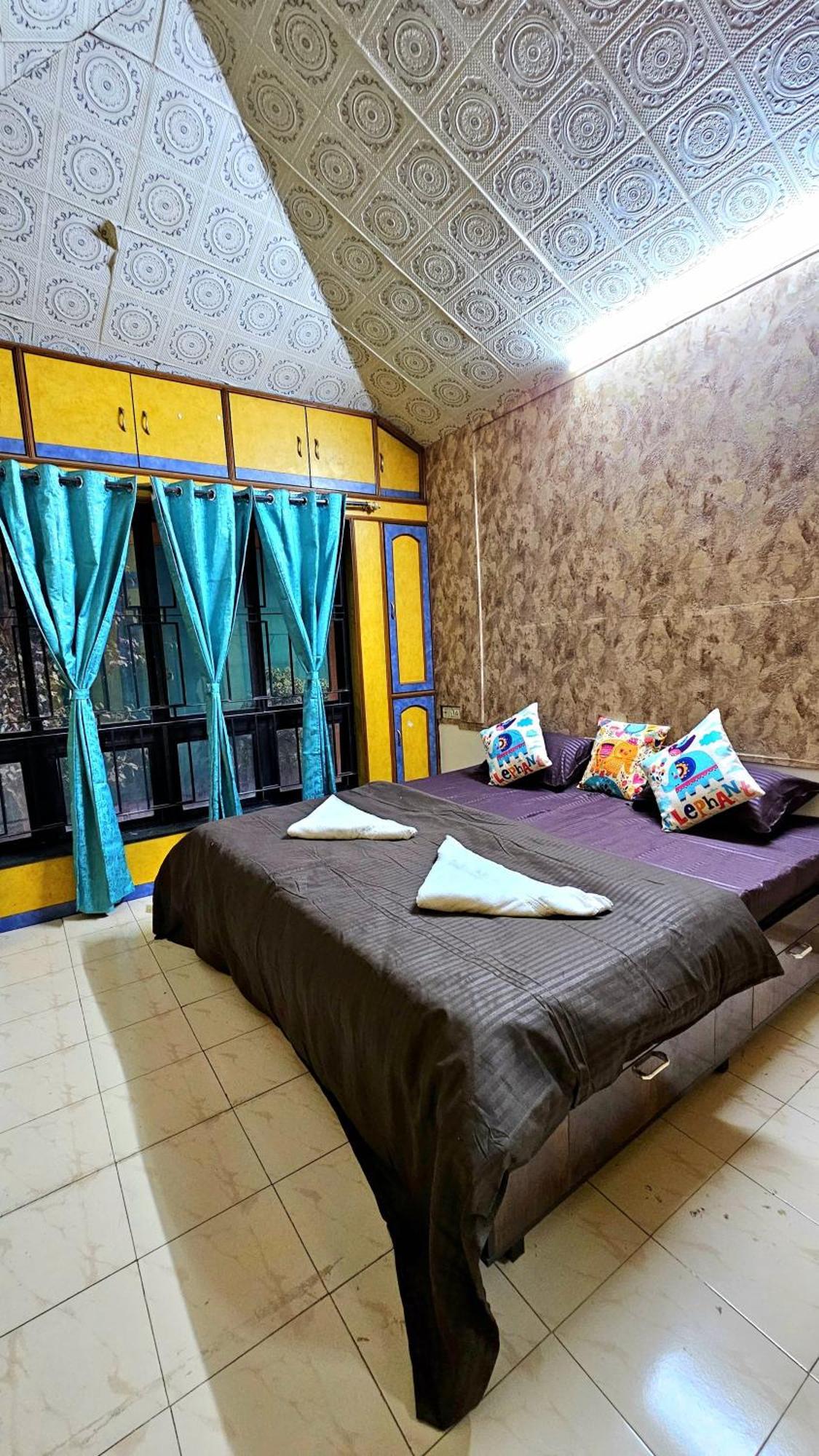 Elephant House - Boutique Hostel & Cowork Méribel Village Екстериор снимка