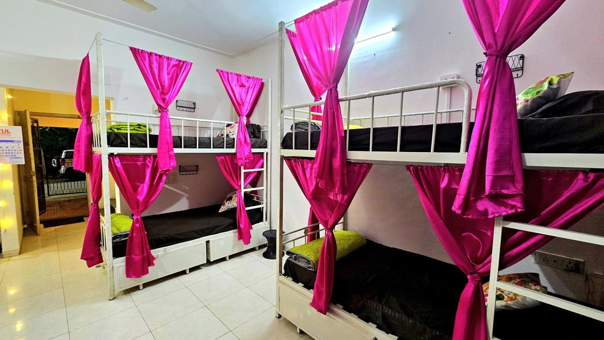 Elephant House - Boutique Hostel & Cowork Méribel Village Екстериор снимка