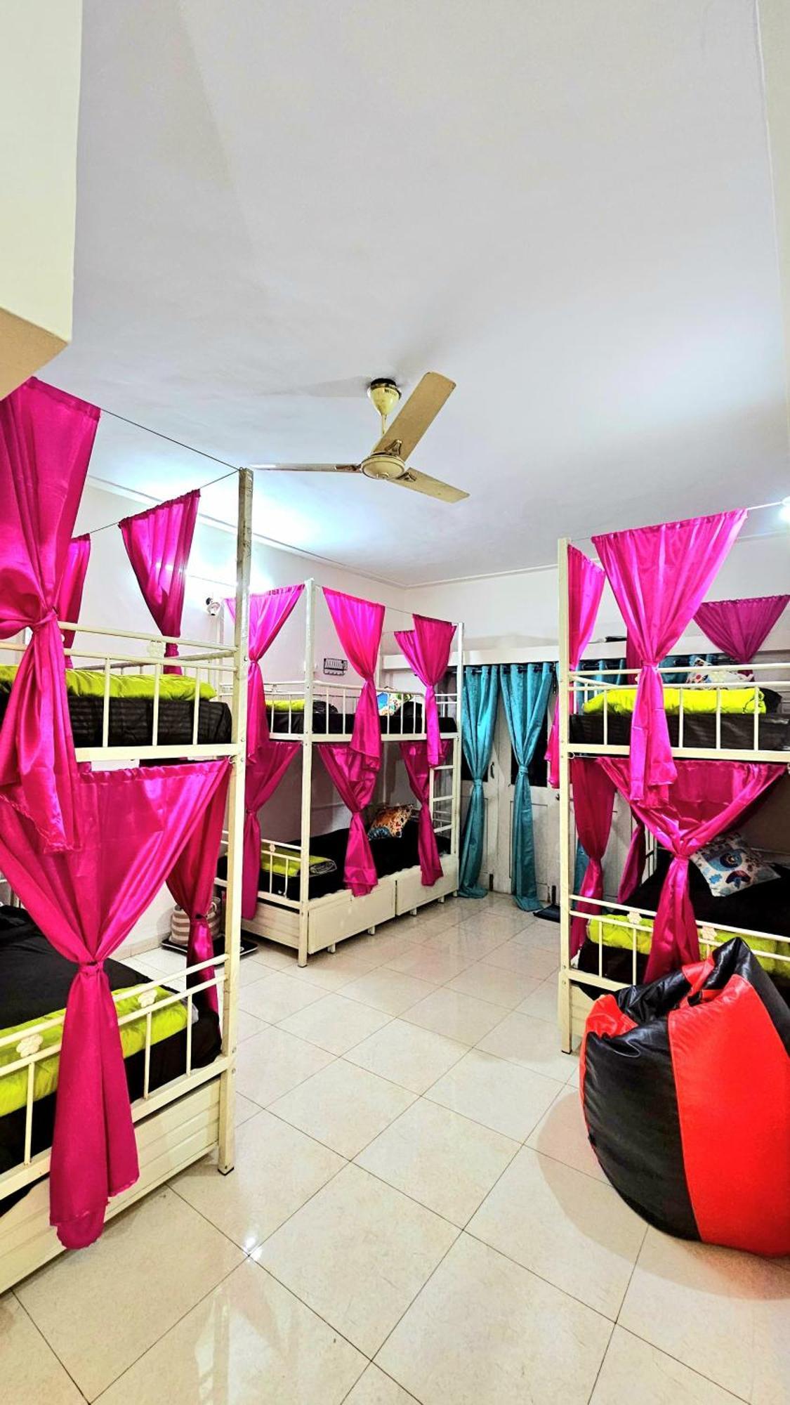 Elephant House - Boutique Hostel & Cowork Méribel Village Екстериор снимка