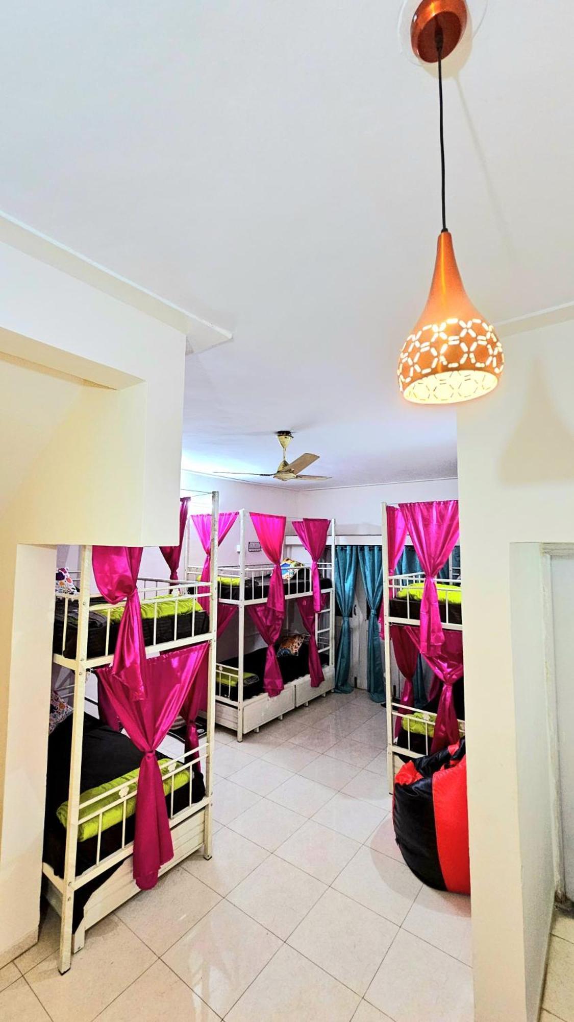 Elephant House - Boutique Hostel & Cowork Méribel Village Екстериор снимка