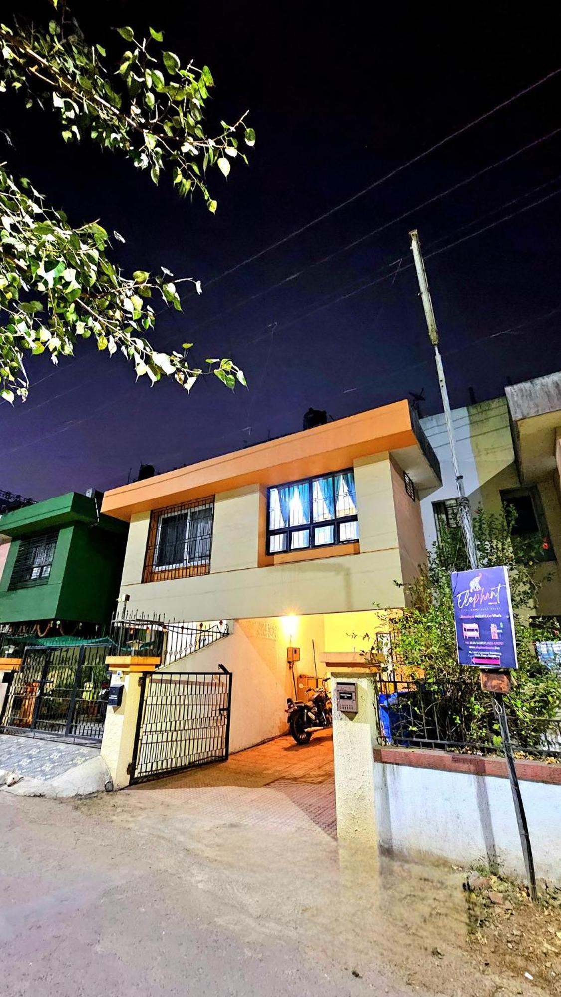 Elephant House - Boutique Hostel & Cowork Méribel Village Екстериор снимка
