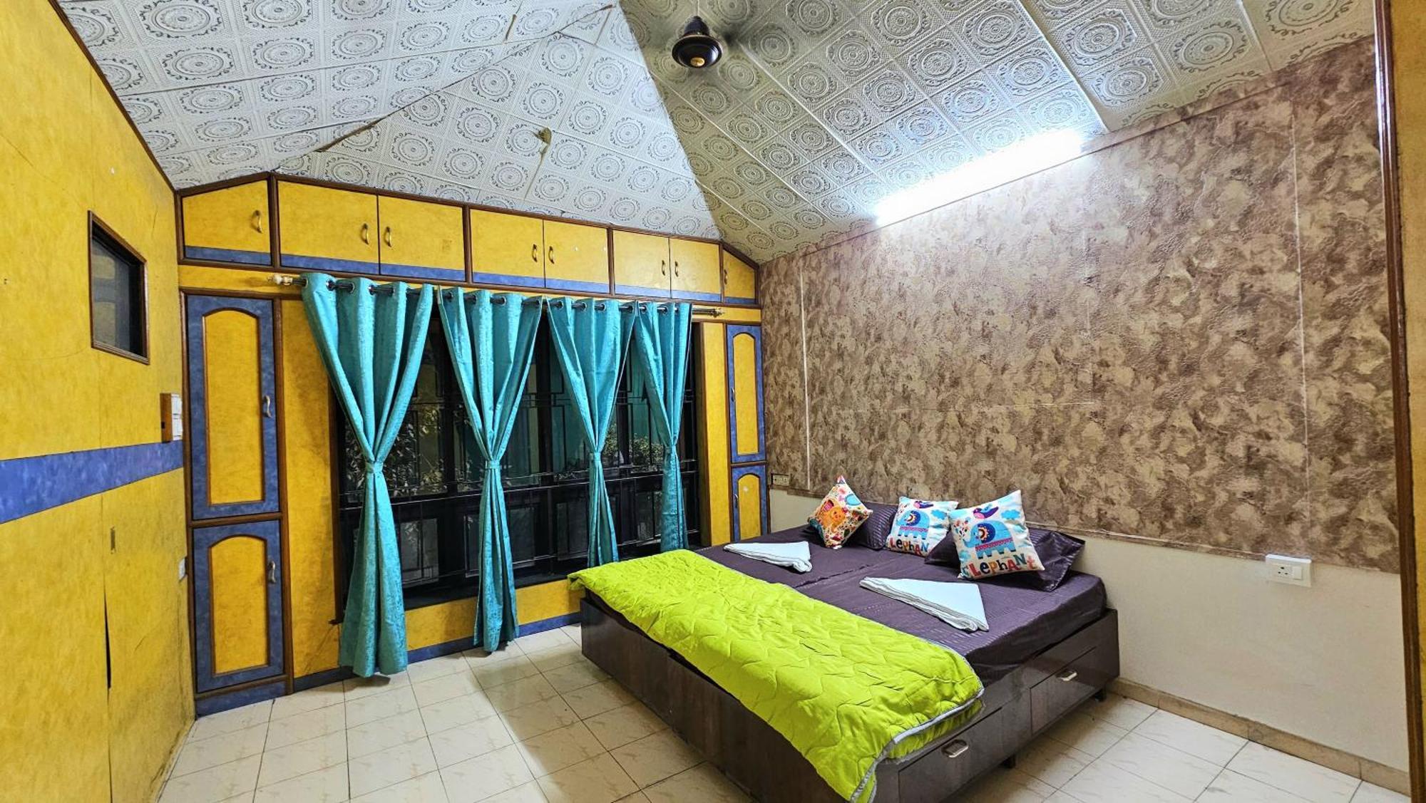 Elephant House - Boutique Hostel & Cowork Méribel Village Екстериор снимка